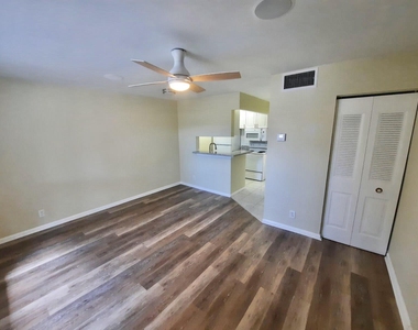 1500 N Congress Avenue - Photo Thumbnail 12