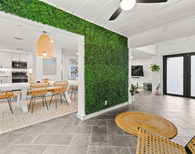 630 Ne 15th Place - Photo Thumbnail 14