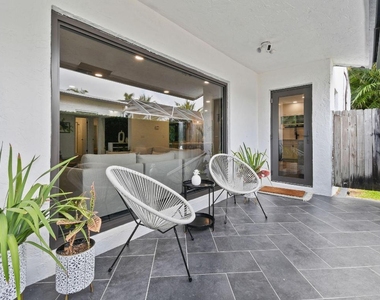 630 Ne 15th Place - Photo Thumbnail 23