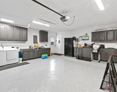 630 Ne 15th Place - Photo Thumbnail 24