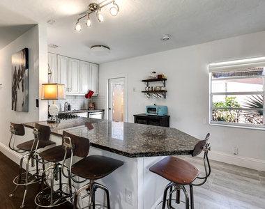 609 S Arnold Avenue - Photo Thumbnail 3