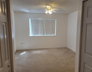 4163 N Haverhill Road - Photo Thumbnail 7
