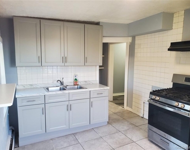 76 State Street - Photo Thumbnail 18