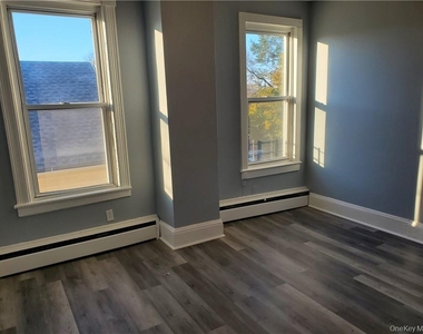 76 State Street - Photo Thumbnail 9