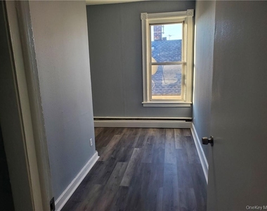 76 State Street - Photo Thumbnail 10