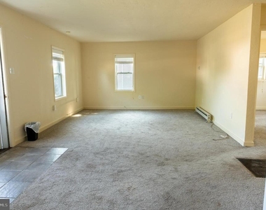 108 Martin Drive - Photo Thumbnail 5