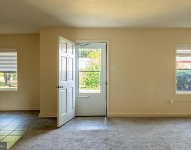 108 Martin Drive - Photo Thumbnail 14
