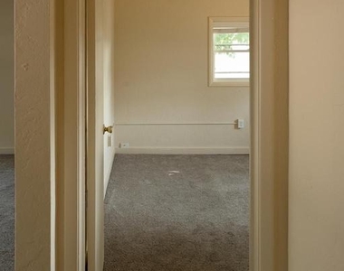 108 Martin Drive - Photo Thumbnail 16