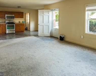 108 Martin Drive - Photo Thumbnail 7