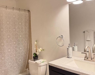 5934 Mayflower Court - Photo Thumbnail 12
