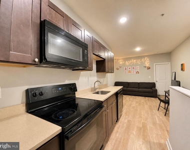 2020 N Carlisle Street - Photo Thumbnail 7