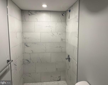 6632 N Broad Street - Photo Thumbnail 6