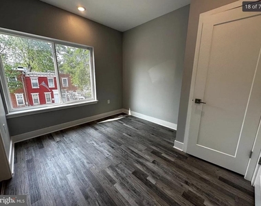 3817 Wallace Street - Photo Thumbnail 5