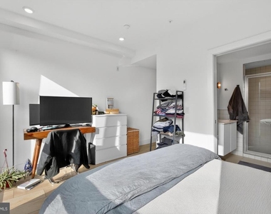 2007 Cambridge Street - Photo Thumbnail 18