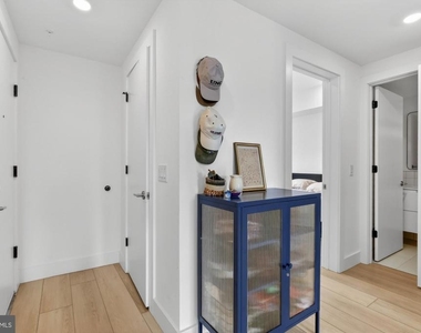 2007 Cambridge Street - Photo Thumbnail 2