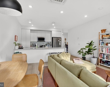 2007 Cambridge Street - Photo Thumbnail 10