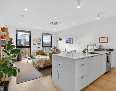 2007 Cambridge Street - Photo Thumbnail 3
