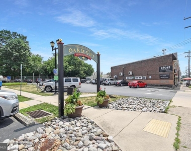 2411 W Darby Road - Photo Thumbnail 6