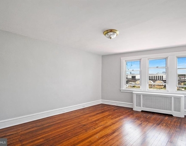 2411 W Darby Road - Photo Thumbnail 3