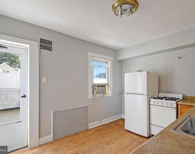 2411 W Darby Road - Photo Thumbnail 1