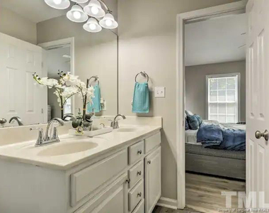3911 Volkswalk Place - Photo Thumbnail 10