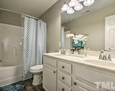3911 Volkswalk Place - Photo Thumbnail 11