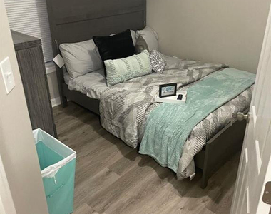 3911 Volkswalk Place - Photo Thumbnail 12