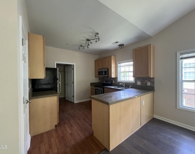 1221 Claret Lane - Photo Thumbnail 6