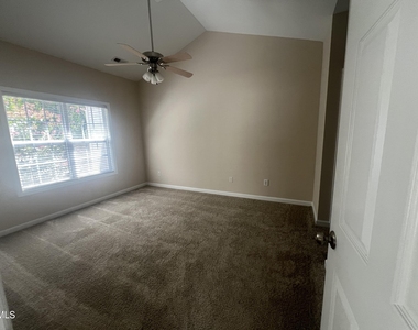 1221 Claret Lane - Photo Thumbnail 14