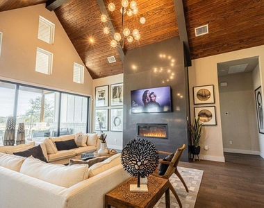 217 Northcrest Dr - Photo Thumbnail 13