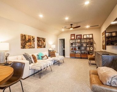 217 Northcrest Dr - Photo Thumbnail 29