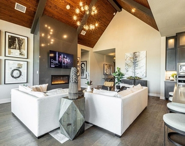 217 Northcrest Dr - Photo Thumbnail 16