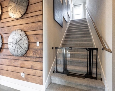 217 Northcrest Dr - Photo Thumbnail 12