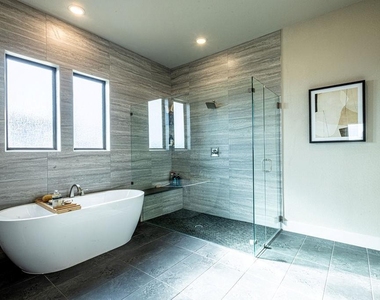 217 Northcrest Dr - Photo Thumbnail 23