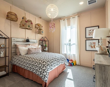217 Northcrest Dr - Photo Thumbnail 10