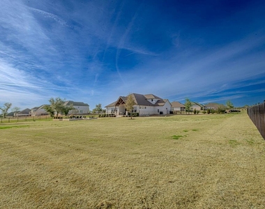 217 Northcrest Dr - Photo Thumbnail 37