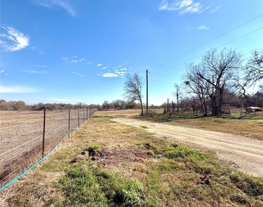 3248 Dale Ln - Photo Thumbnail 2