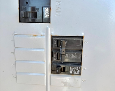 3248 Dale Ln - Photo Thumbnail 6