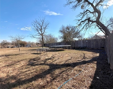 3248 Dale Ln - Photo Thumbnail 7
