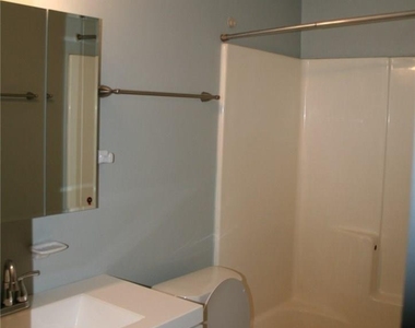 103 Cloudview Dr - Photo Thumbnail 16