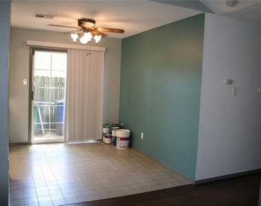 103 Cloudview Dr - Photo Thumbnail 4