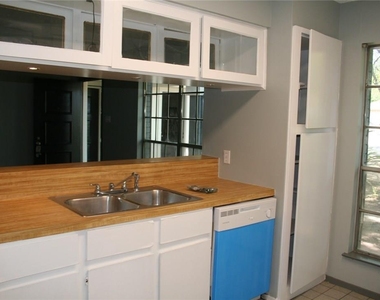 103 Cloudview Dr - Photo Thumbnail 3