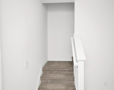 348 Rosemont Drive - Photo Thumbnail 19