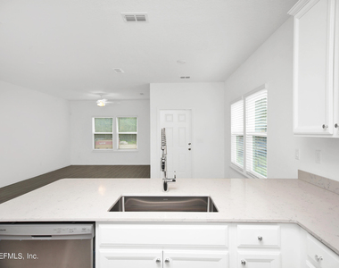 348 Rosemont Drive - Photo Thumbnail 9