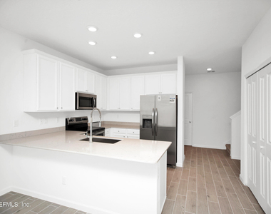 348 Rosemont Drive - Photo Thumbnail 6