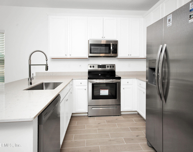 348 Rosemont Drive - Photo Thumbnail 8