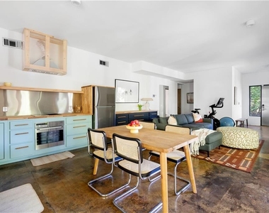 515 Claire Drive Ne - Photo Thumbnail 25