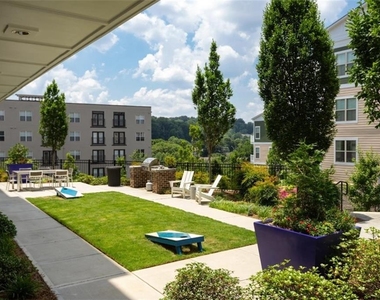 306 Ardmore Circle Nw - Photo Thumbnail 15