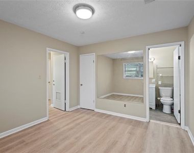 1201 Shoreham Drive - Photo Thumbnail 11