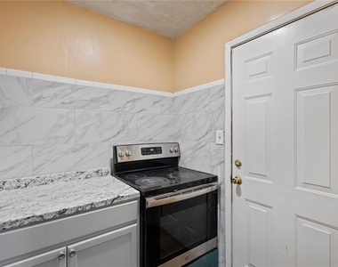 1201 Shoreham Drive - Photo Thumbnail 9